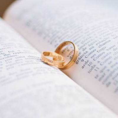 ¿Cómo escribir los votos matrimoniales de mi boda? 